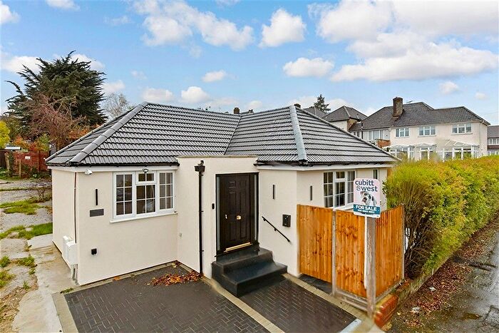 2 Bedroom Detached Bungalow For Sale In Sundale Avenue, South Croydon, Surrey, CR2