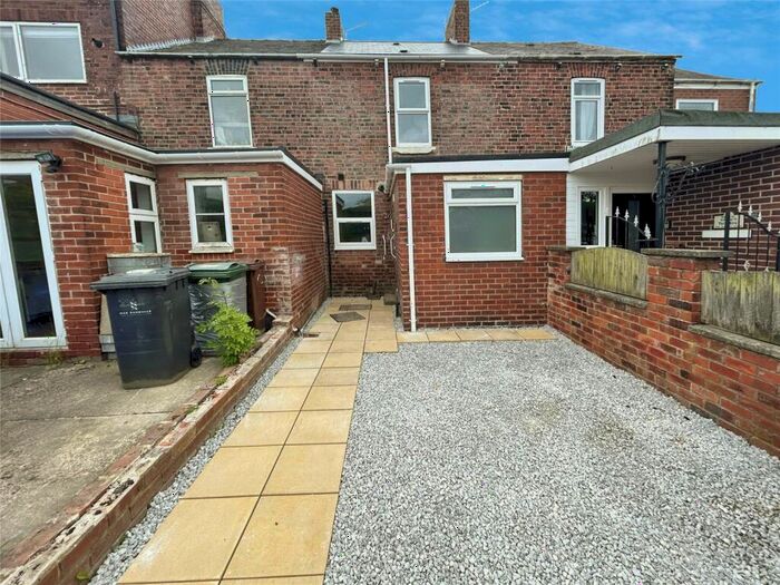 3 Bedroom Terraced House To Rent In Pontefract Road, Shafton, Barnsley, South Yorkshire, S72