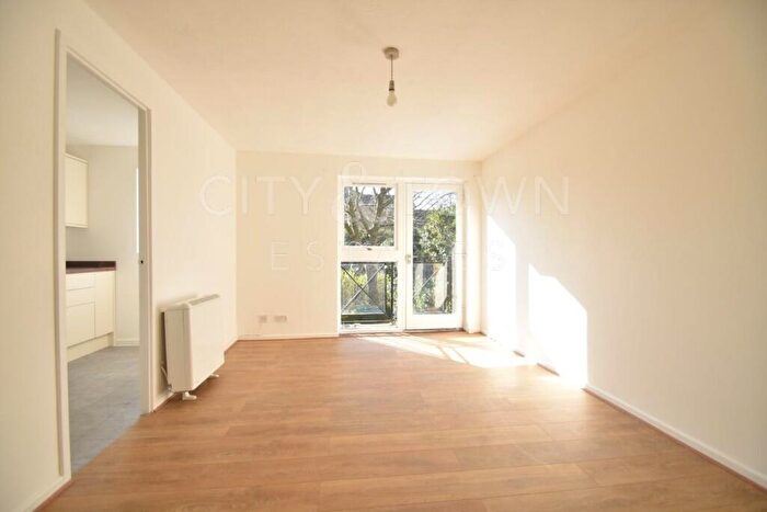 2 Bedroom Apartment To Rent In Taeping Street, London, E14