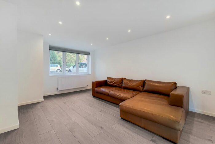 4 Bedroom Terraced House To Rent In Brownlow Road, Haggerston, E8