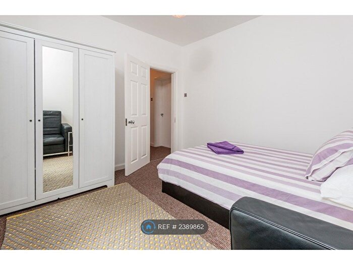 5 Bedroom Flat To Rent In Ealing, London, W5