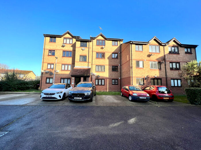 Studio To Rent In Glenville Grove, London, SE8