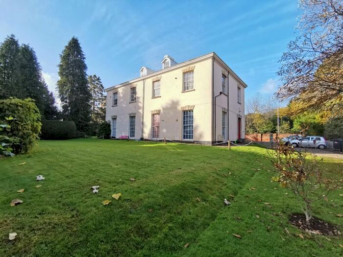 1 Bedroom Flat To Rent In Priory, Wellington TA21