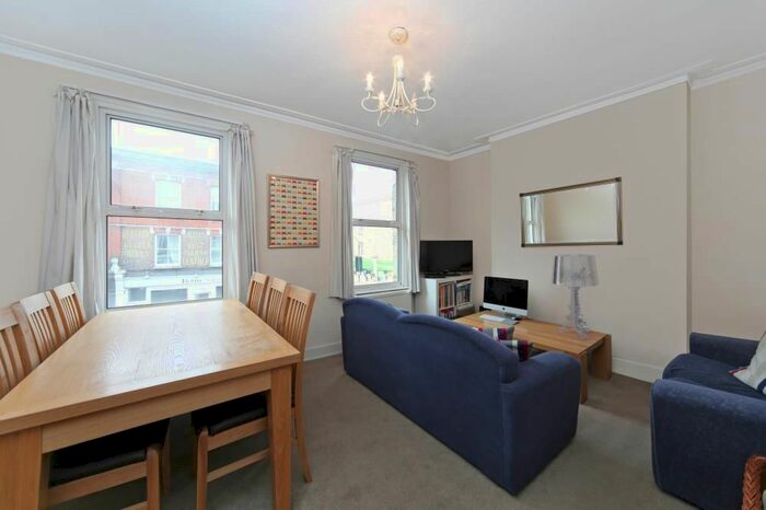 1 Bedroom Flat To Rent In Munster Road, London, SW6