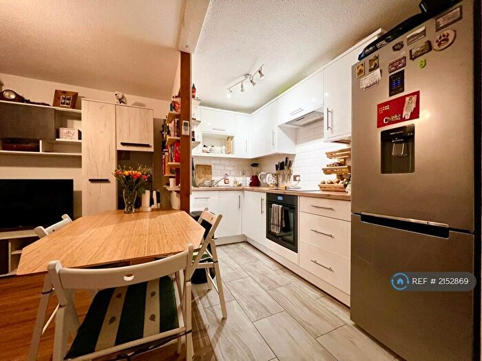 1 Bedroom Flat To Rent In Linden Grove, London, SE15