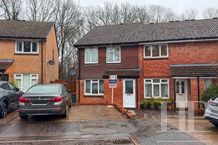 1 Bedroom Maisonette For Sale In Hoylake Close, Ifield, RH11