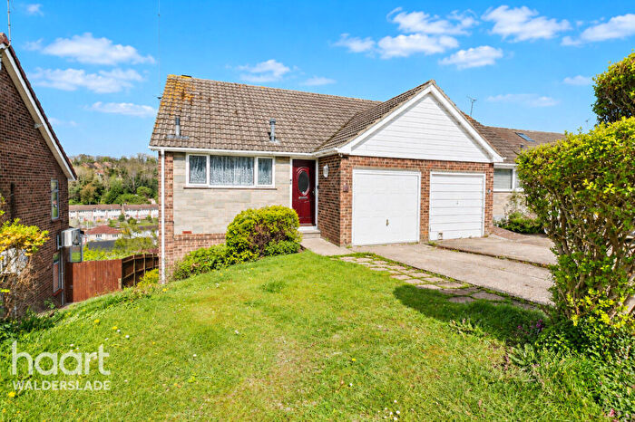 4 Bedroom Semi-Detached House For Sale In Sundridge Drive, Chatham, ME5
