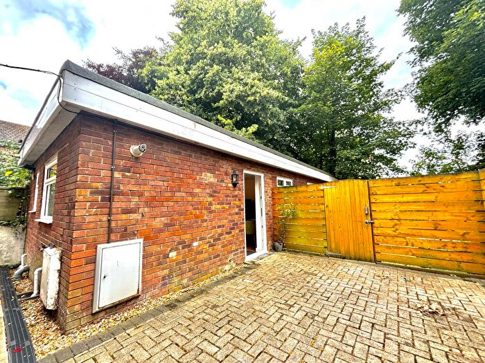 2 Bedroom Bungalow To Rent In Westridge Road, SO17