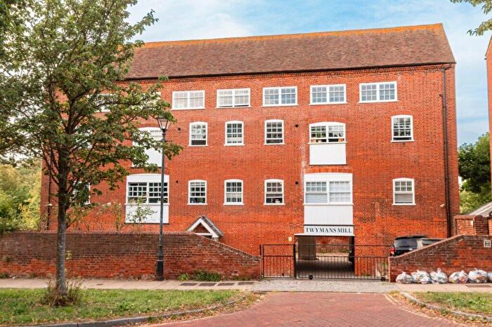 1 Bedroom Apartment For Sale In West Street, Faversham, Kent, ME13
