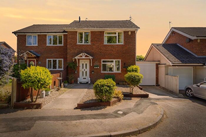 3 Bedroom Semi-Detached House For Sale In Braeford Close, Norwich, NR6