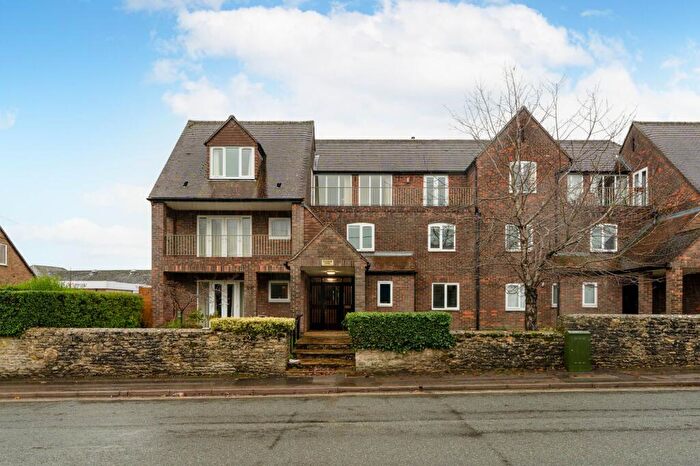 3 Bedroom Apartment For Sale In Hensington Road, Woodstock, OX20