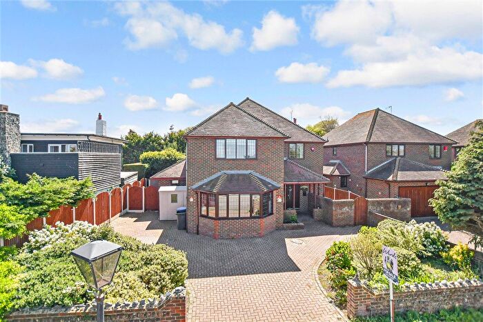 4 Bedroom Detached House For Sale In Epple Bay Avenue, Birchington, Kent, CT7
