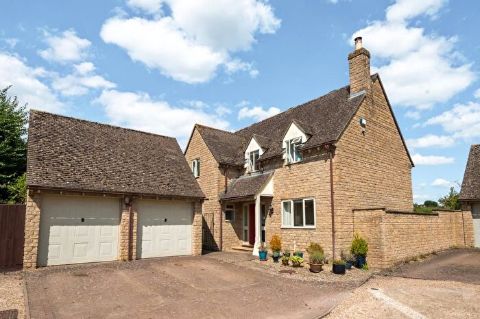 4 Bedroom Detached House For Sale In Chadlington, Oxfordshire, OX7