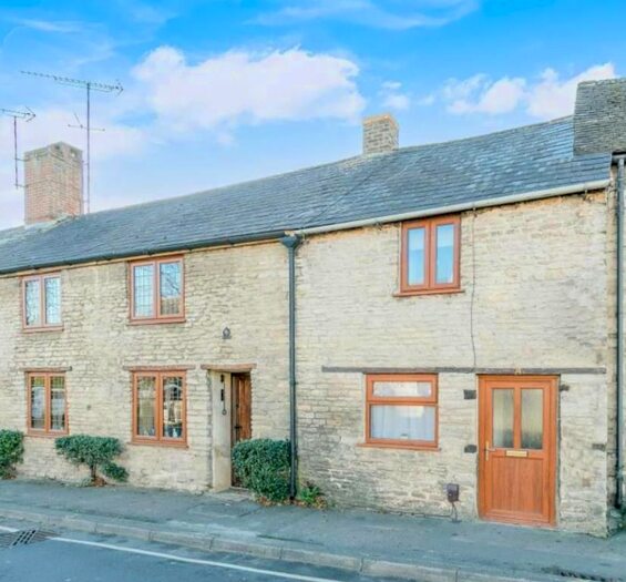 1 Bedroom Cottage To Rent In Newland, Witney, OX28