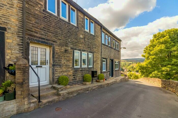 2 Bedroom Terraced House To Rent In Gully Terrace, Holmfirth, HD9
