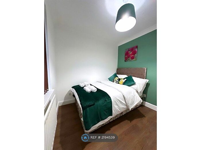 4 Bedroom Terraced House To Rent In Silbury Avenue, Mitcham, CR4