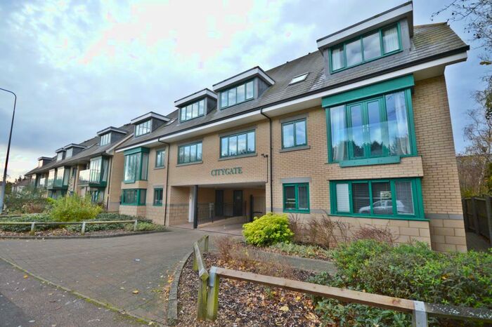2 Bedroom Apartment To Rent In Woodhead Drive, Cambridge, CB4