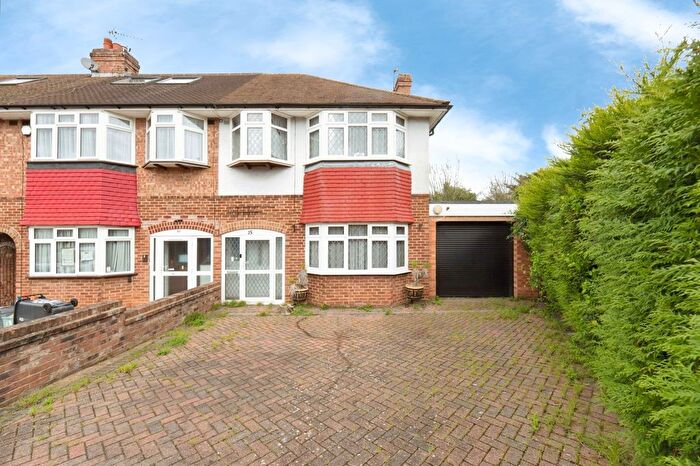 3 Bedroom Semi Detached House For Sale In Sussex Gardens, Chessington, KT9