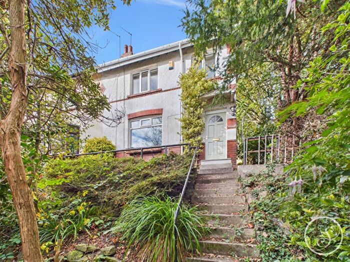 3 Bedroom End Of Terrace House To Rent In Newlaithes Road, Horsforth, Leeds, LS18