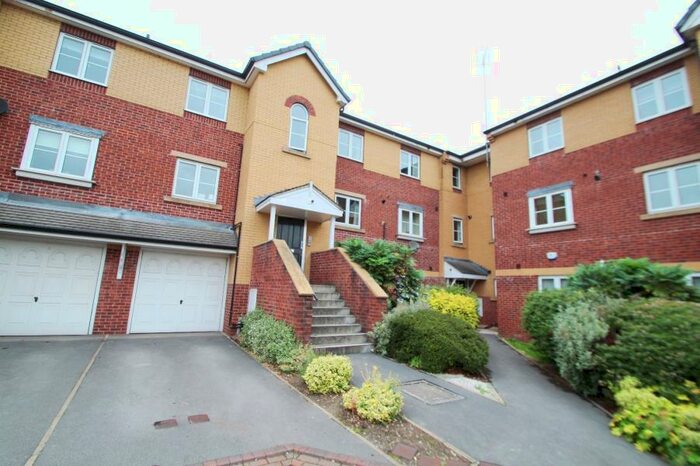 2 Bedroom Apartment To Rent In Cherry Court, Meanwood, Leeds, LS6
