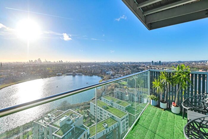 2 Bedroom Flat For Sale In Woodberry Down, , Manor House, London, N4