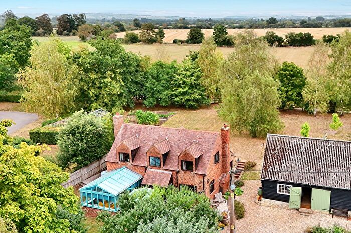 3 Bedroom Detached House For Sale In Waterstock, Oxford, OX33