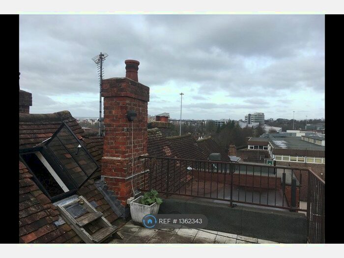 2 Bedroom Flat To Rent In Church Street, Basingstoke, RG21