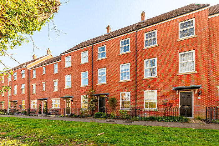 3 Bedroom Town House For Sale In Bells Yard Close, Horncastle, Lincolnshire, LN9
