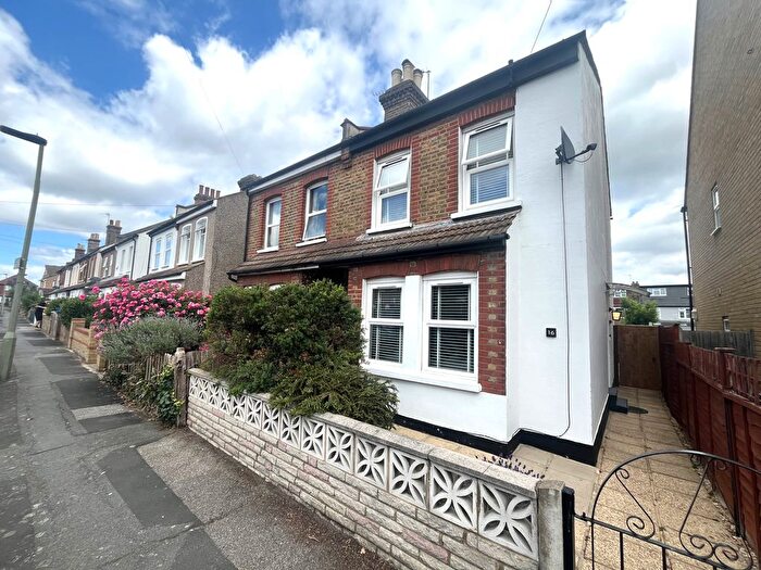 2 Bedroom Terraced House To Rent In Elliott Road, Bromley, Kent, BR2
