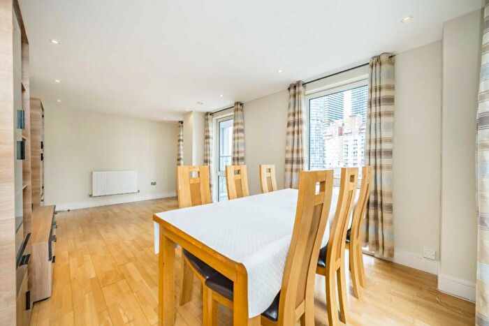 3 Bedroom Flat To Rent In Indescon Square, Canary Wharf, E14