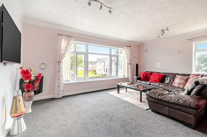 2 Bedroom Flat For Sale In Cleveland Road, Paignton, Devon, TQ4