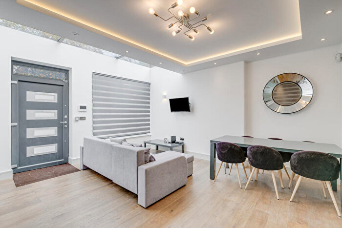 2 Bedroom Detached House To Rent In Ferncroft Avenue, Hampstead, London, NW3