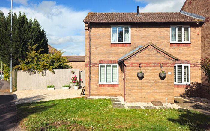 3 Bedroom End Of Terrace House For Sale In Catalina Court, Melksham, SN12