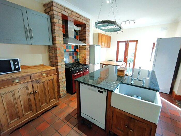 5 Bedroom House To Rent In Queens Road, Nottingham, NG9