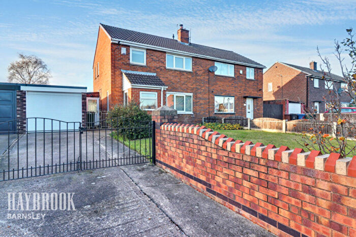 3 Bedroom Semi-Detached House For Sale In Pleasant View, Cudworth, S72