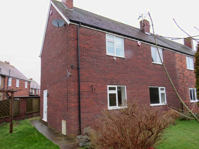 3 Bedroom Semi-Detached House For Sale In De Warren Place, Harthill, Sheffield, S26