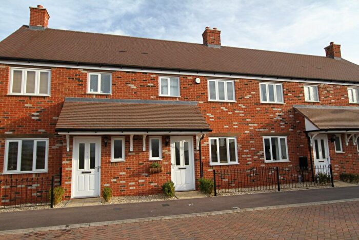 3 Bedroom Terraced House To Rent In Pinson Close, Little Bourton, Oxon, OX17