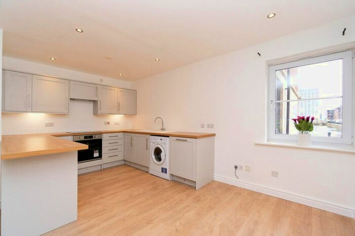 2 Bedroom Flat To Rent In Waterloo Road, Liverpool, Merseyside, L3