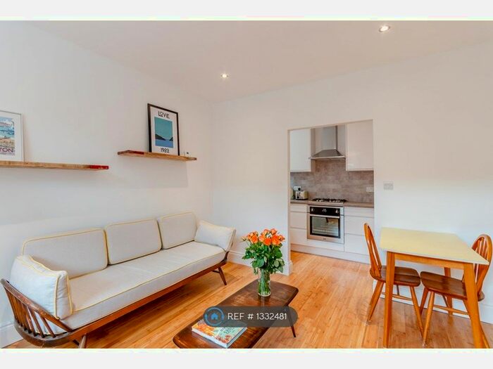 2 Bedroom Maisonette To Rent In Heaton Road, Mitcham, CR4