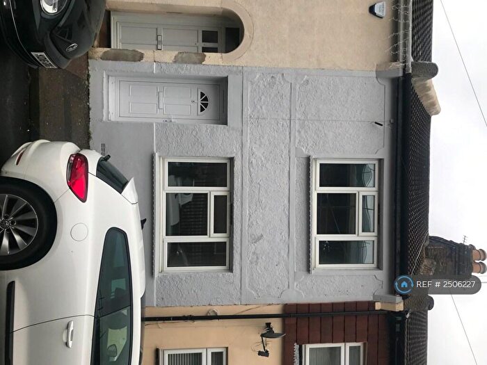 2 Bedroom Terraced House To Rent In Glencoe Road, Chatham, ME4