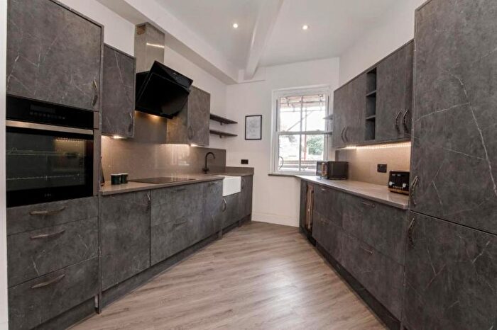 2 Bedroom Flat To Rent In Clarence Street, City Centre, York, YO31