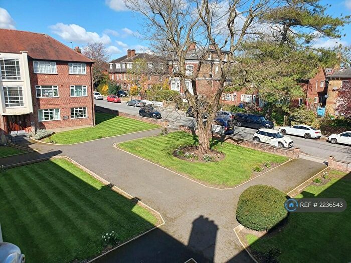 2 Bedroom Flat To Rent In Cardrew Court, London, N12