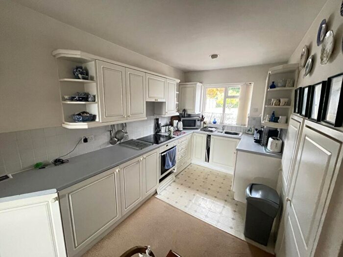 3 Bedroom Flat To Rent In Old Abbey Court, St Leonards, EX2