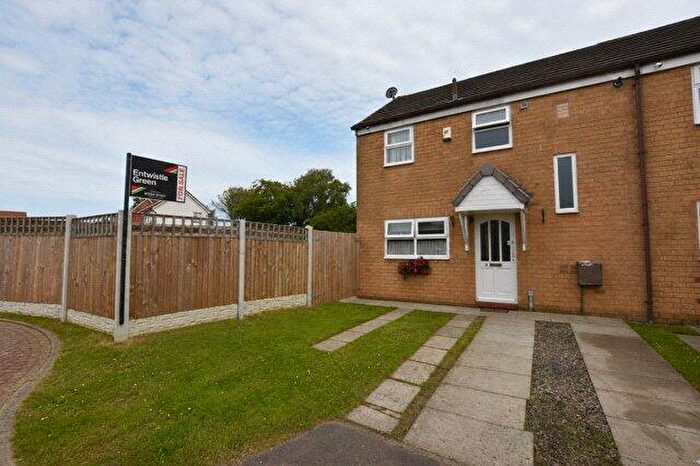 3 Bedroom Semi Detached House For Sale In Eastcott Close, Blackburn, Lancashire, BB2
