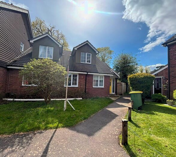 5 Bedroom Semi-Detached House To Rent In Pytchley Close, Fareham, PO14