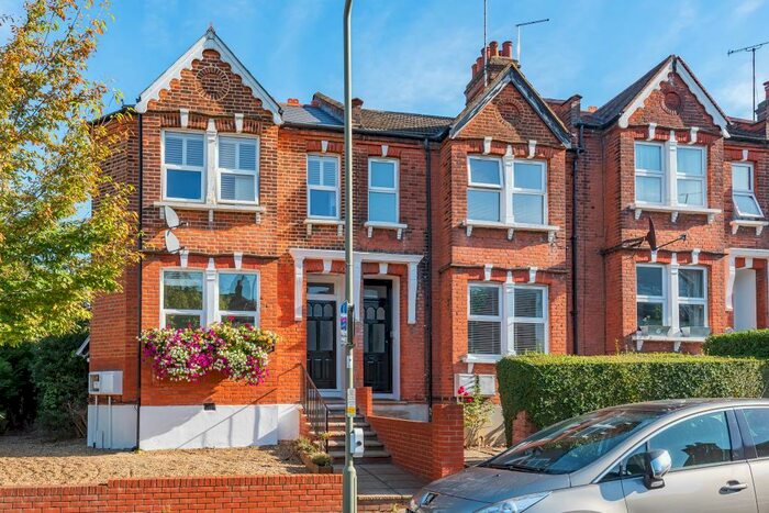 2 Bedroom Apartment To Rent In Elm Park Road, Finchley, N3