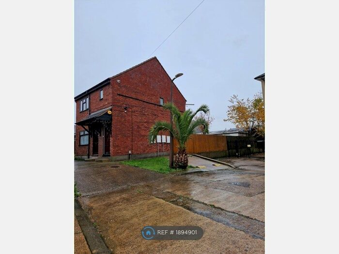 1 Bedroom Maisonette To Rent In Queens Gardens, Rainham, RM13