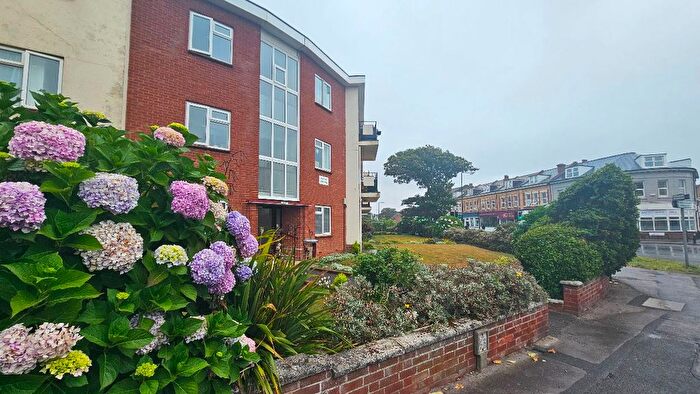 3 Bedroom Flat To Rent In Belle Vue Mansions, Belle Vue Road, Bournemouth, BH6