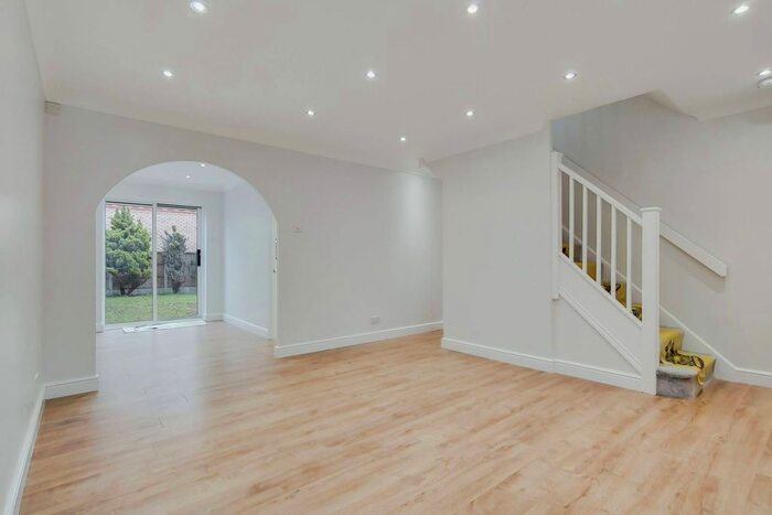 3 Bedroom Terraced House To Rent In Wanderer Drive, Barking, IG11