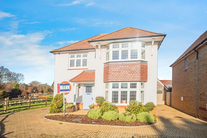 3 Bedroom Detached House For Sale In Hagelstowe Avenue, Rochester, Kent, ME3